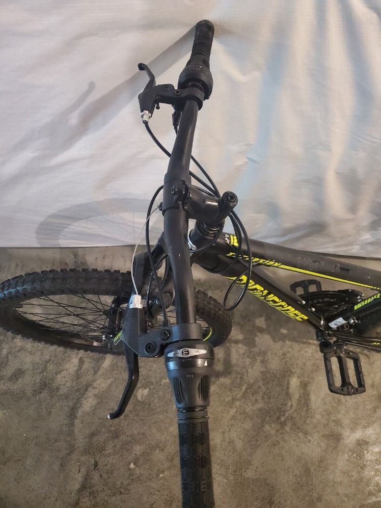 mongoose excursion mountain bike